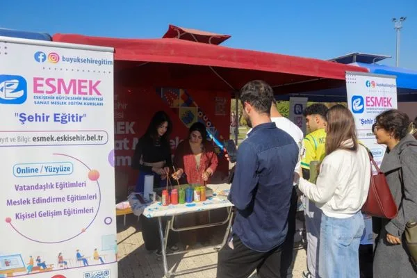 Eskişehir Büyükşehir Belediyesi, bağımlılık farkındalığı etkinliklerine destek verdi