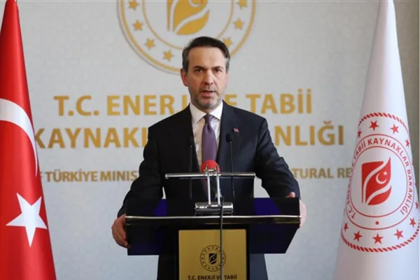 Enerji Bakanı Bayraktar, Gazprom Başkanı Aleksey Miller’le Moskova’da görüştü