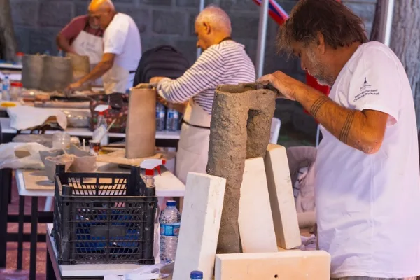 Uluslararası İzmir Seramik Çalıştayı sanatçıların katılımıyla başladı