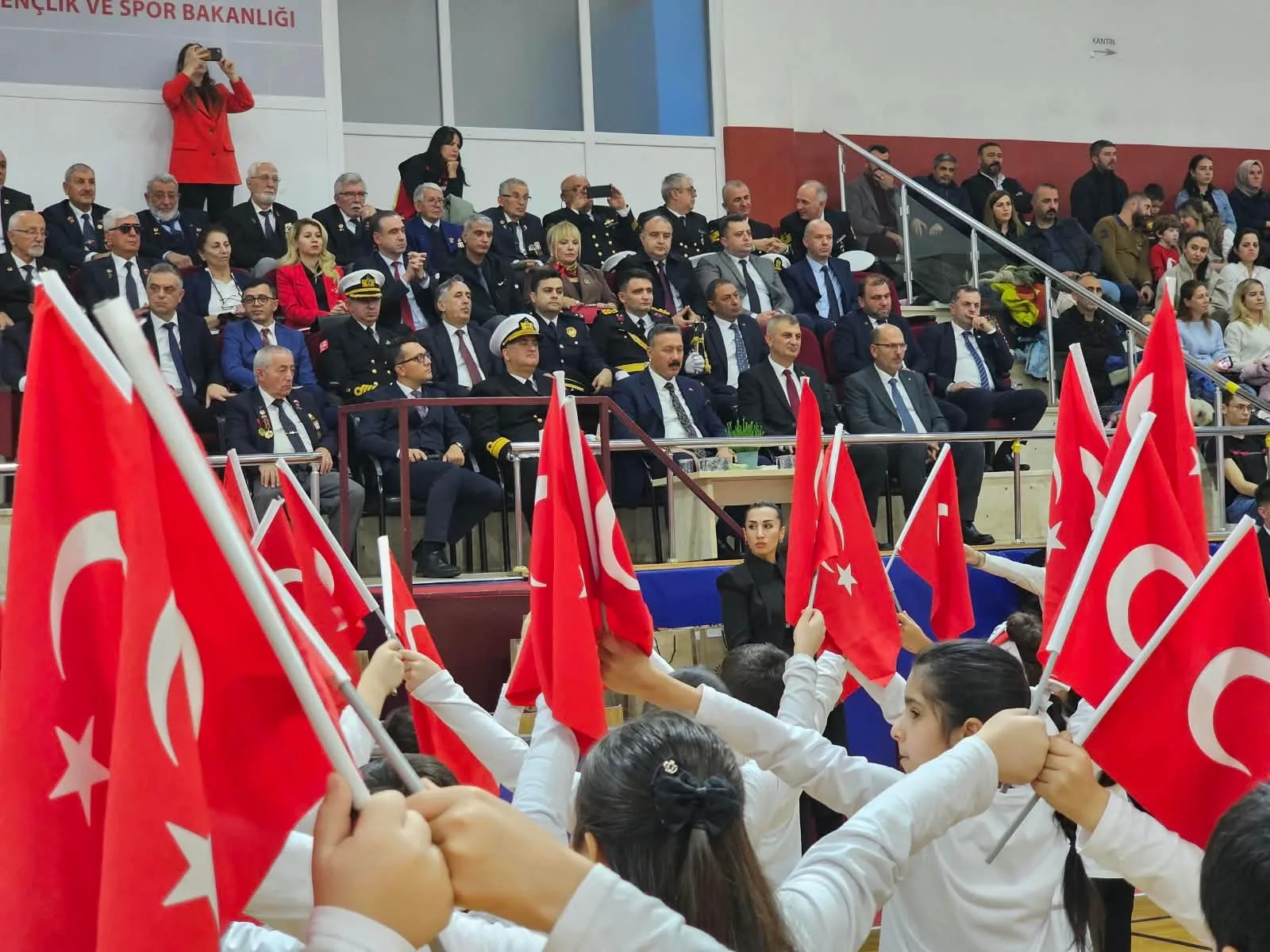 Gölcük’te 29 Ekim Cumhuriyet Bayramı törenlerle kutlandı