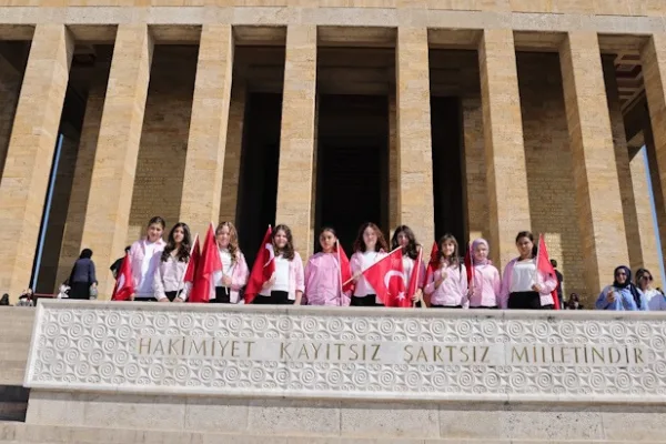 Kütahya Belediyesi kız çocukları için Ankara'da gezi düzenledi