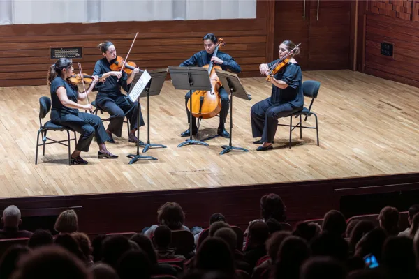 İzmir Oda Orkestrası, Cumhuriyet Bayramı’nı klasik müzik konseriyle kutladı