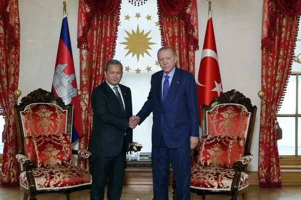 Erdoğan, Kamboçya Başbakanı Hun Manet ile İstanbul’da görüştü
