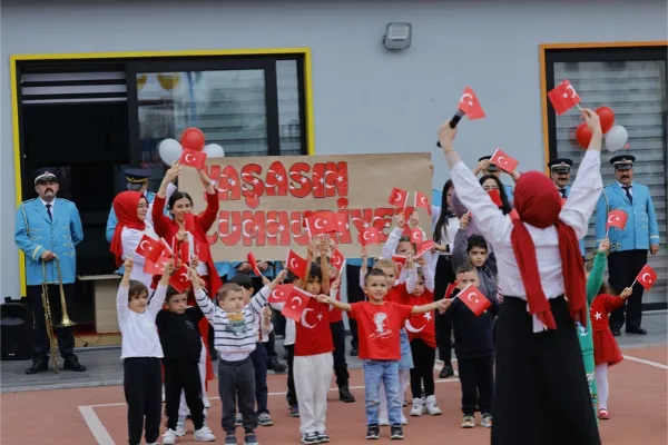 Kayseri'deki Çocuk Kütüphanesi ve Müzik Okulu'nda 29 Ekim kutlaması