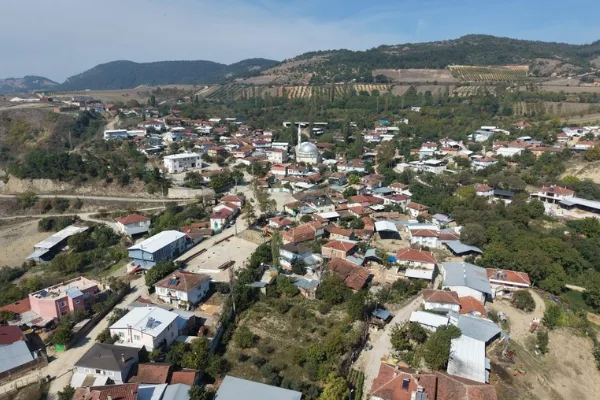Bursa Yenişehir’de Kızılköy-Aydoğdu ve Çelebi yollarının 5 kilometresi yenilendi