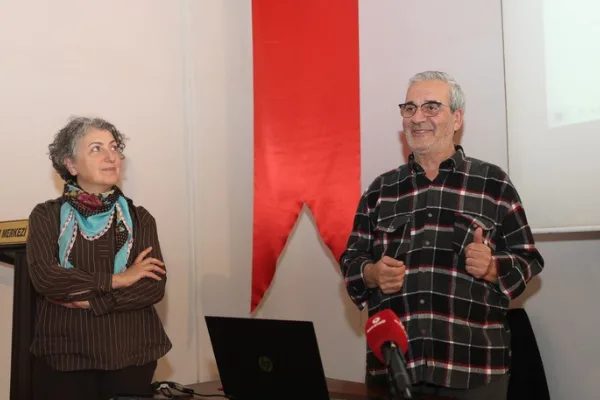Osmangazi’de 25 kişinin katıldığı temel fotoğrafçılık eğitimi sürüyor