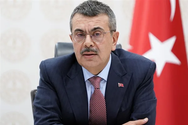 Tekin: Çocukları koruyacak en sağlam kale gönüllerde inşa edilen sevgi eğitimi