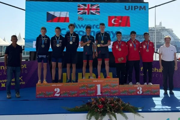 Osmangazi Belediyesporlu sporculardan Triathle Dünya Şampiyonası’nda 3 madalya