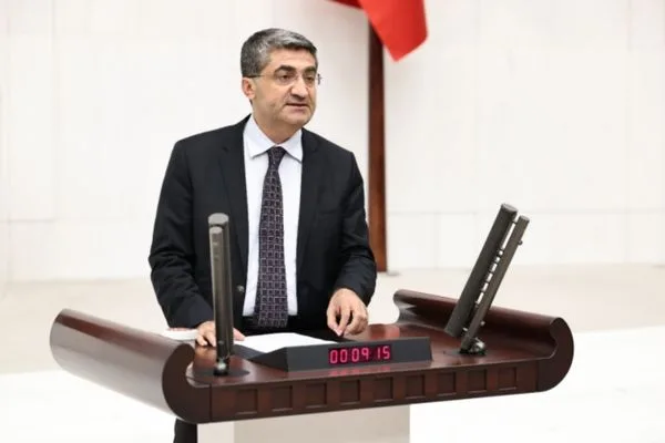 Ekmen: Staj ve çıraklıkta sigorta başlangıcı emeklilik hesabına dahil edilmeli
