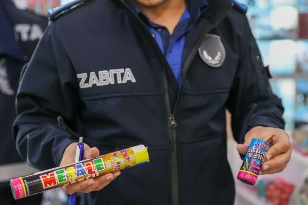 Buca’da okul çevresindeki işletmelere ruhsat ve ürün denetimi