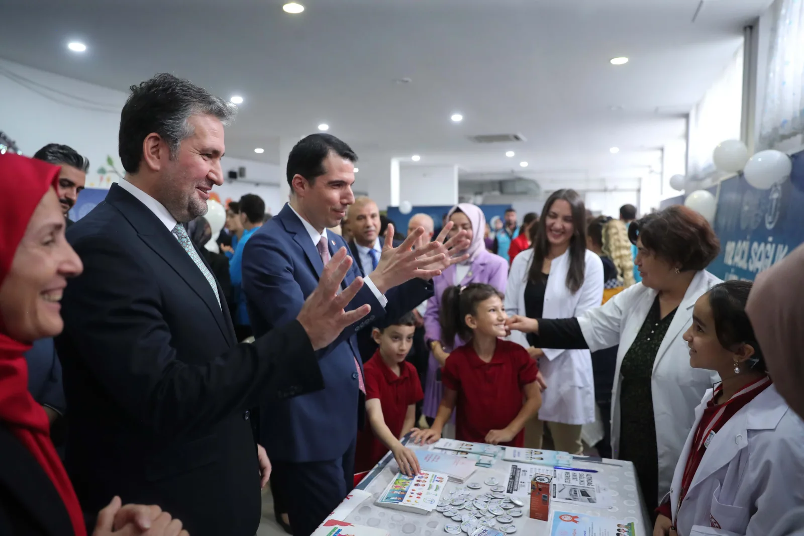 Ankara’da 100 işitme engelli öğrenciye Sağlık Elçisi Belgesi verildi