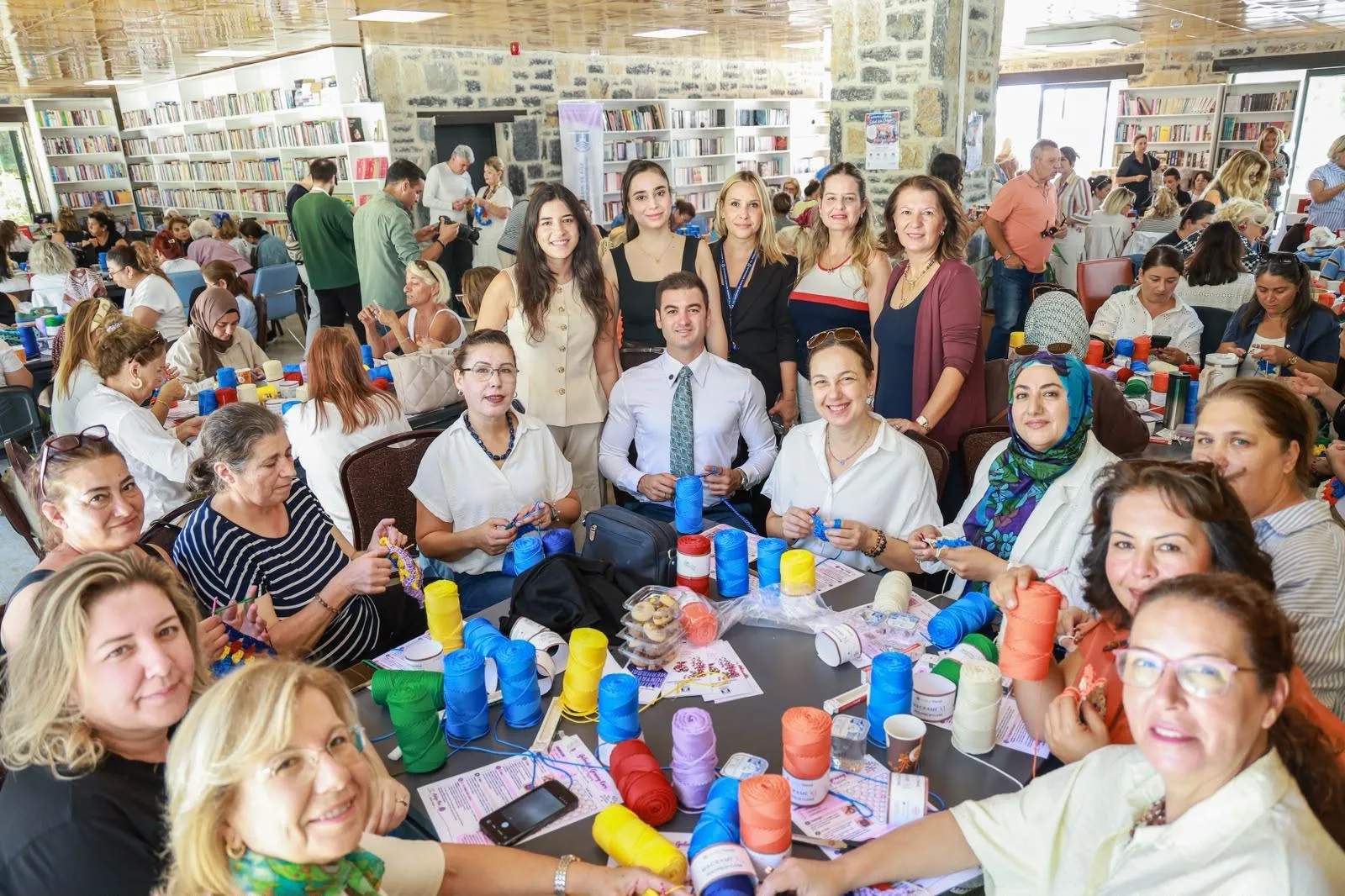 Bodrumlu kadınlar 1.400 örgü motifiyle gölgelik hazırlıyor