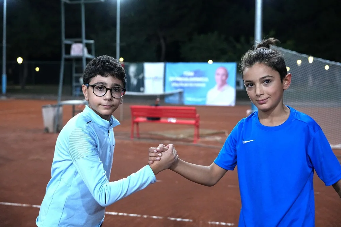Konyaaltı’nda Cumhuriyet Bayramı Spor Şenlikleri futbol ve tenis turnuvalarıyla sürüyor