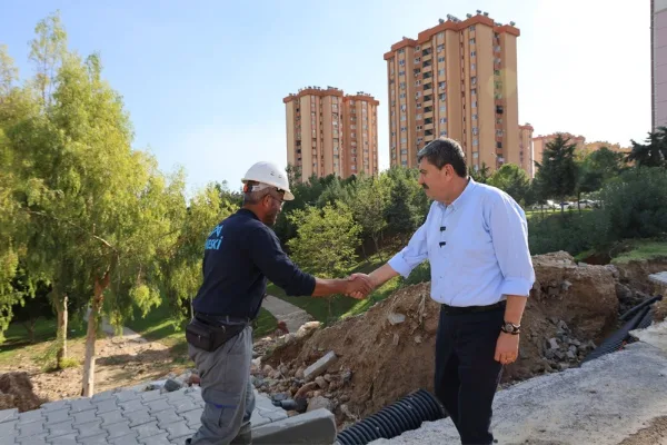 Toroslar Belediye Başkanı Yıldız, sağanaktan etkilenen mahallelerde inceleme yaptı