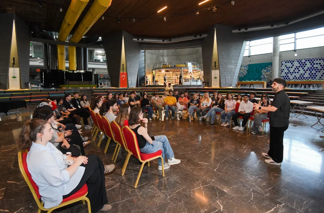 Osmangazi’de 20 saatlik hackathonun birincisi “Kent Elçileri” oldu
