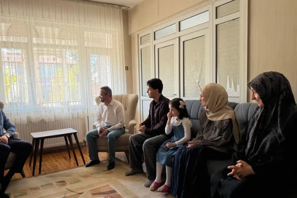 Başkan Altay, Umre Ödüllü Siyer Yarışması birincisi Yarış ailesini ağırladı