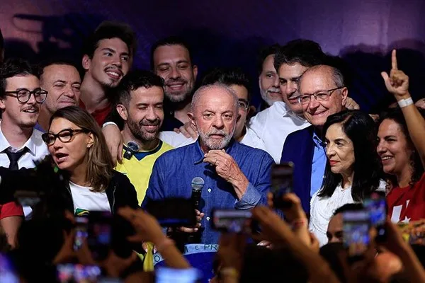 Çin, Brezilya Cumhurbaşkanlığı seçimini kazanan Lula da Silva’yı tebrik etti