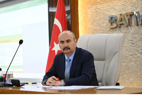 Vali Canalp, Batman Petrolspor'un Esenler Erokspor galibiyetini kutladı