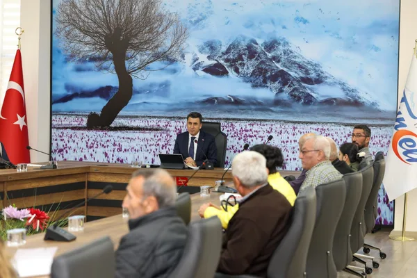 Tunceli Valisi Aygöl, Halk Günü’nde vatandaşların taleplerini dinledi