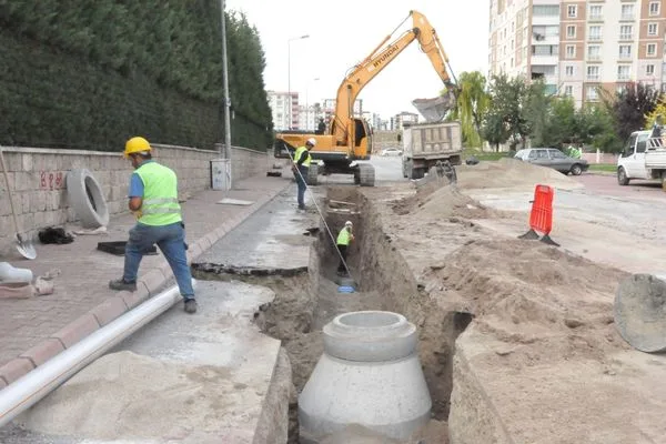Kayseri Büyükşehir, Sancaktepe’de yağmur suyu hattı çalışmalarını sürdürüyor