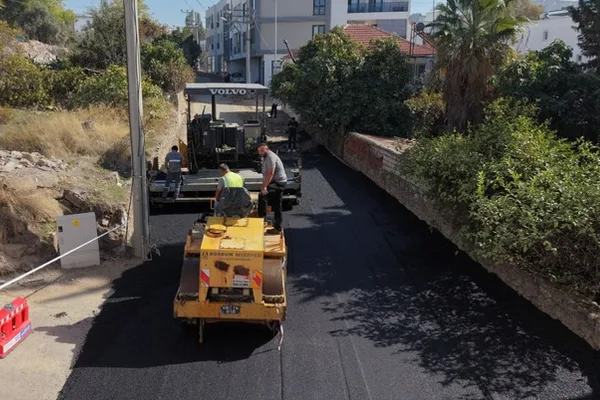 Bodrum'da yol yapım, bakım ve asfalt çalışmaları sürüyor