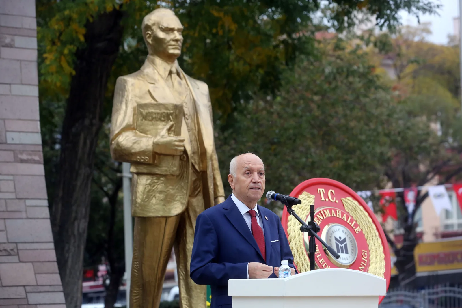Yenimahalle’de Cumhuriyet’in 103’üncü yılı için çelenk töreni düzenlendi