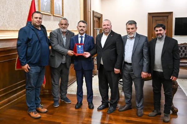 Roman Dernekleri Konfederasyonu temsilcilerinden Vali Aktaş’a ziyaret