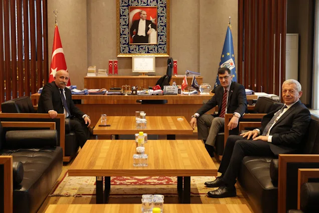Kütahya Belediye Başkanı Kahveci, Dumlupınar ve Şaphane başkanlarını ağırladı