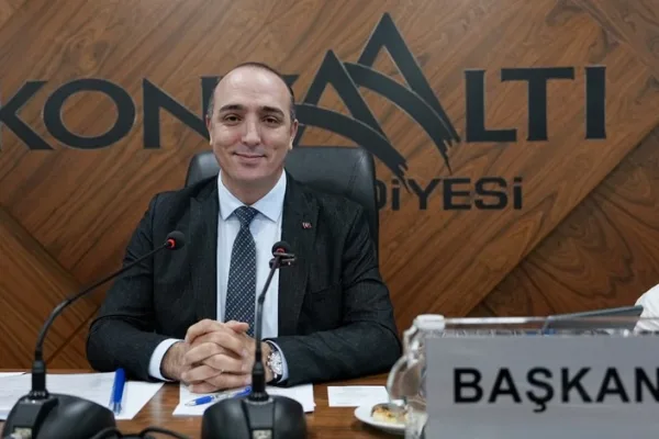 Konyaaltı Belediye Başkanı Cem Kotan, CHP’den istifa ettiğini açıkladı