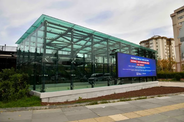 Ankara'da 19 metro istasyonu ve alt geçitte kanopi çalışmaları sürüyor