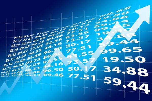 EUR/USD, zayıf PMI verileri ve Avrupa’daki risklerle 1,1200 seviyesine geriledi