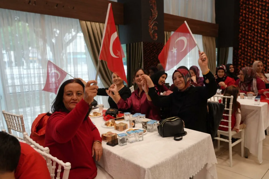 Kepez’de Kadınlar Matinesi, Cumhuriyet Bayramı coşkusuyla gerçekleşti