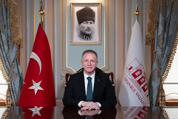 İstanbul Valisi Davut Gül, Beyoğlu’ndaki Ahmet Emin Yalman İlkokulu’nu ziyaret etti