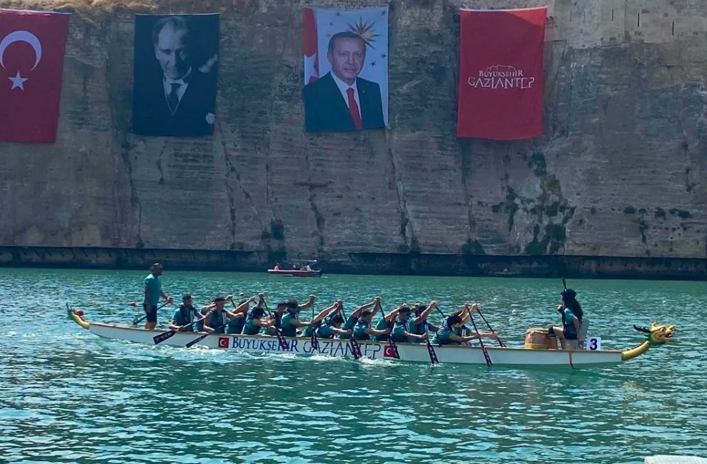 Dragon Bot Türkiye Şampiyonası’nda derece alan sporcular Başkan Doğan’ı ziyaret etti