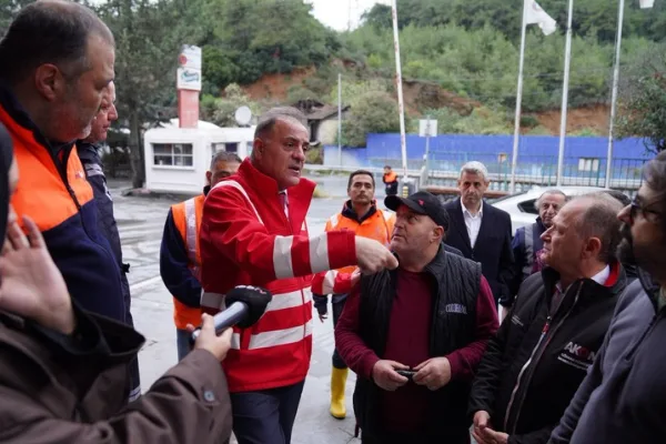 İBB Başkanvekili Aslan, sağanaktan etkilenen bölgeleri ziyaret etti