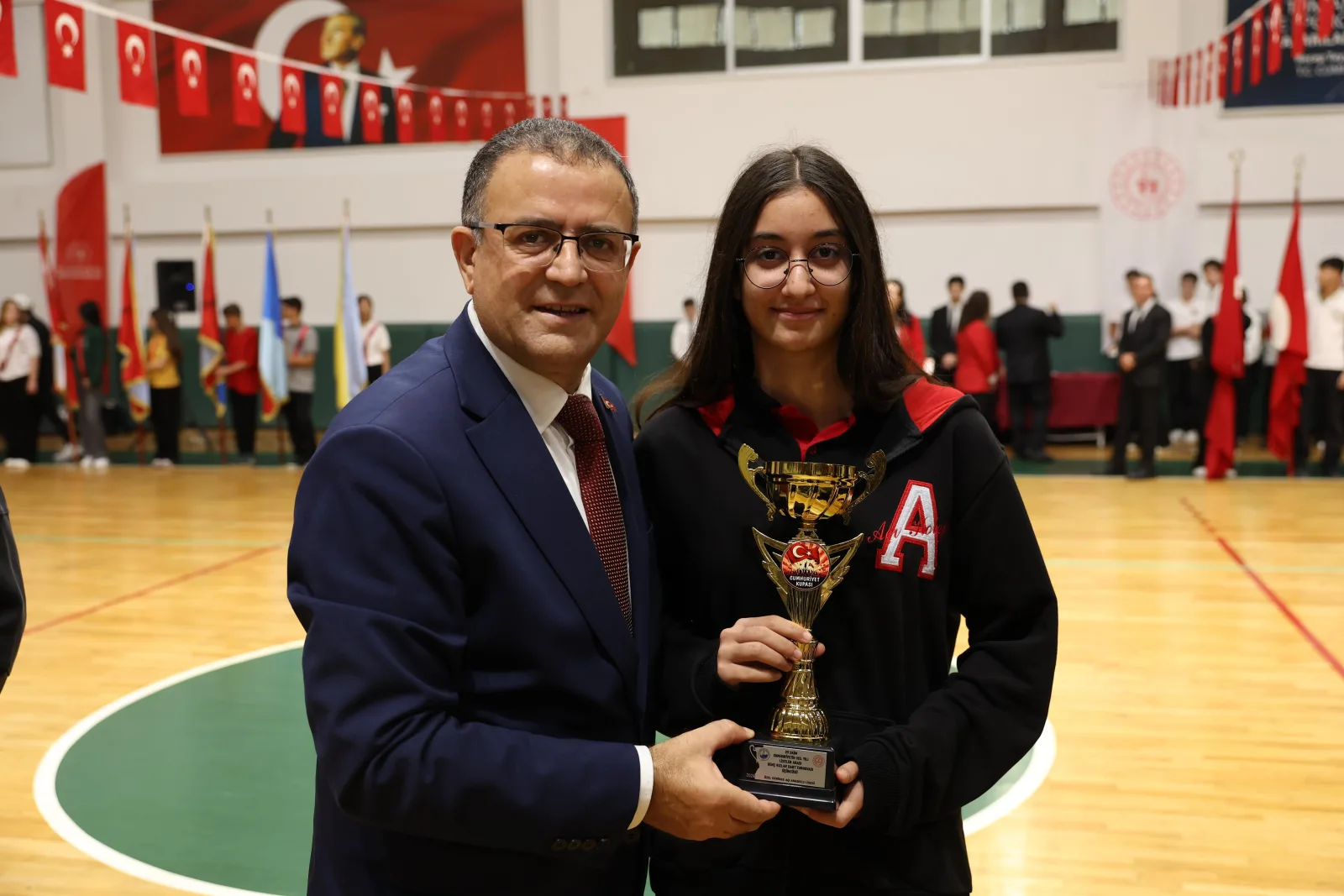 Derince’de 29 Ekim kutlamaları tören geçişiyle sona erdi