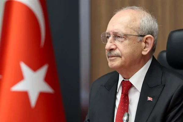 Kılıçdaroğlu, Ahmet Taner Kışlalı’yı ölüm yıl dönümünde andı
