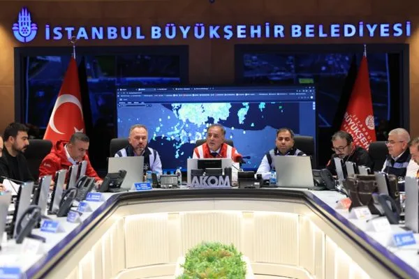 İBB Başkanvekili Aslan’dan İstanbullulara zorunlu olmadıkça dışarı çıkmama çağrısı