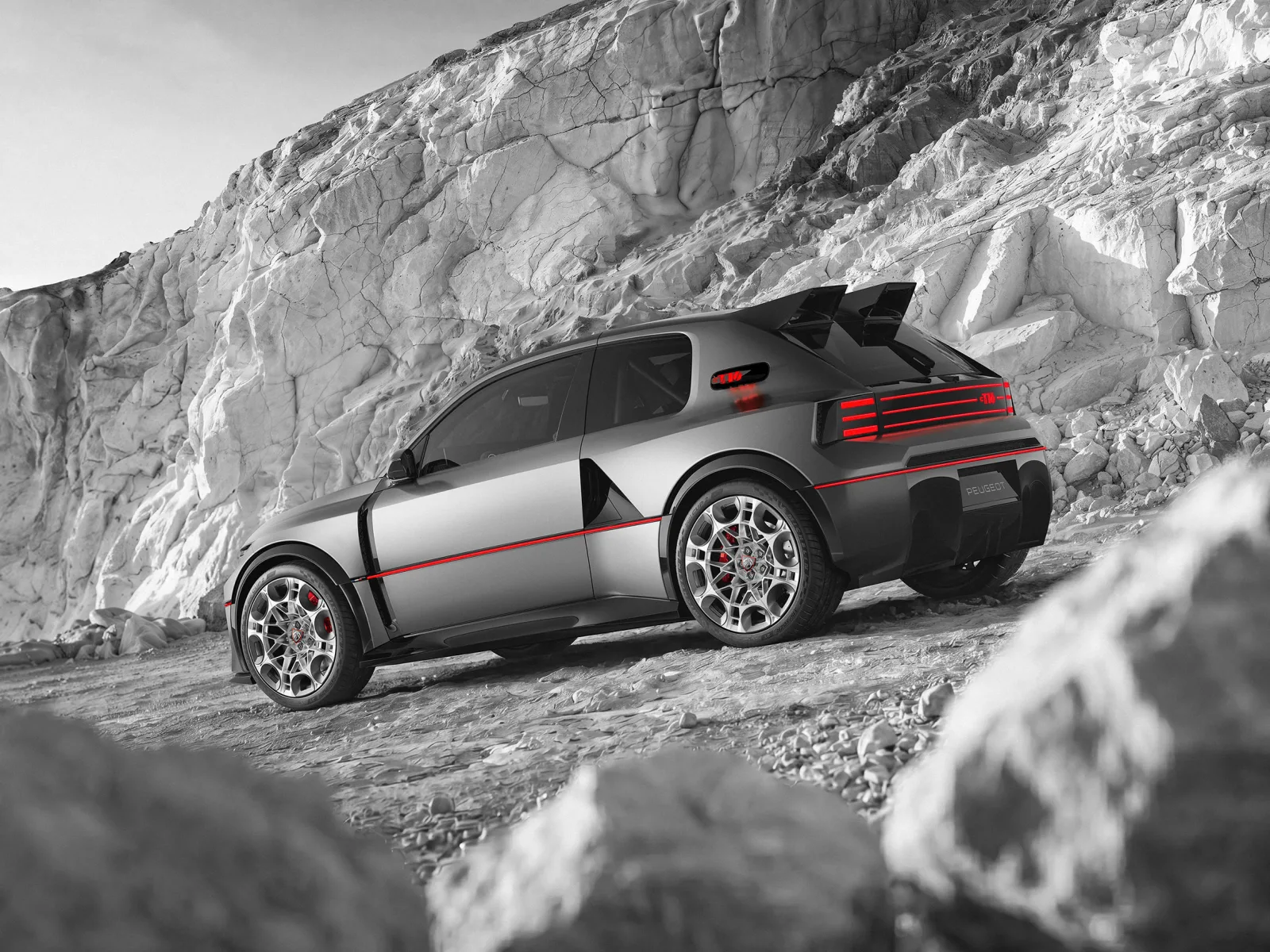 Peugeot E-T16 Concept, Paris Otomobil Fuarı’nda En İyi Konsept seçildi