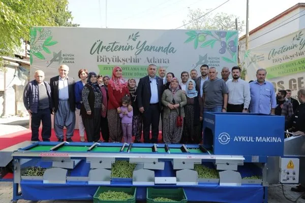 Karaisalı’daki zeytin üreticilerine Adana Büyükşehir Belediyesinden makine desteği