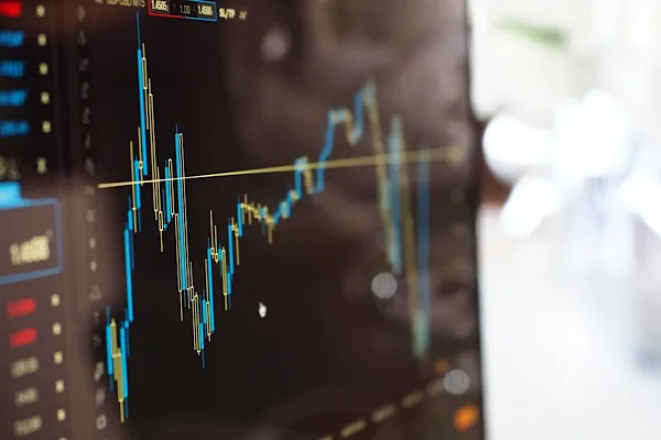 BIST 100 yükseldi, küçük ve orta ölçekli hisselerde satış baskısı sürdü
