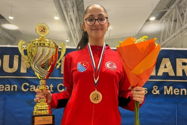 Ada Küfeciler’in Yer Aldığı Türkiye, U17 Avrupa Eskrim Turnuvası’nda Şampiyon Oldu