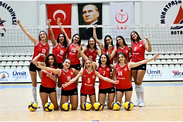 Muratpaşa Belediyespor, Manavgat’ı 3-0 mağlup etti