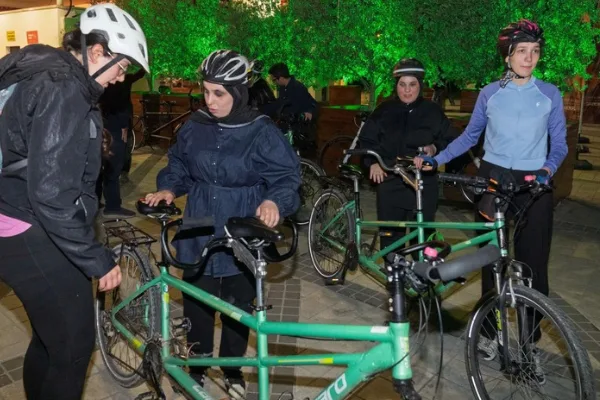 Görme engelli bireyler Kültürpark’ta tandem bisikletlerle tur attı