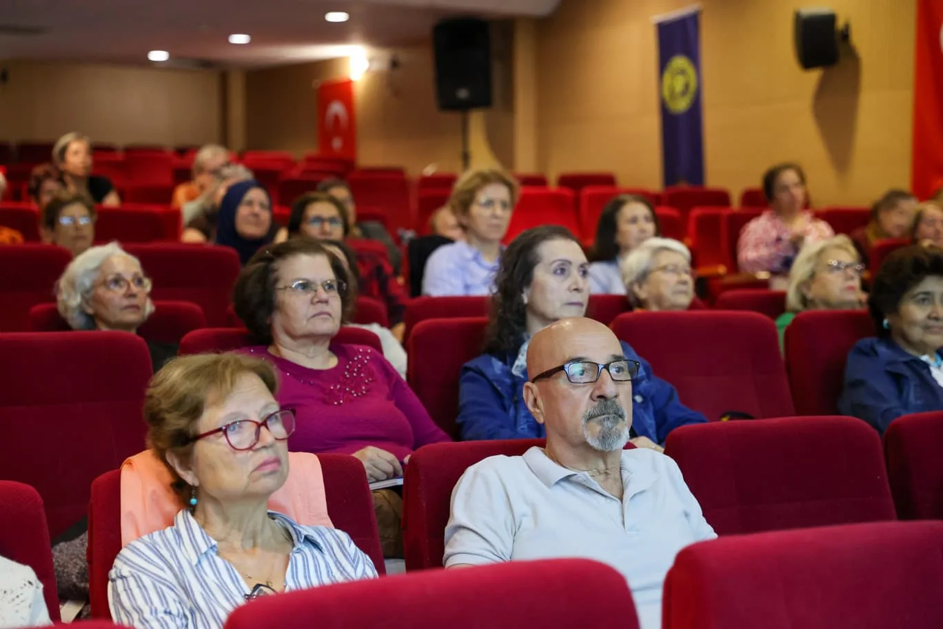 Buca’nın 3. Yaş Üniversitesi’nde 60 yaş ve üzeri Bucalılar için dersler başladı
