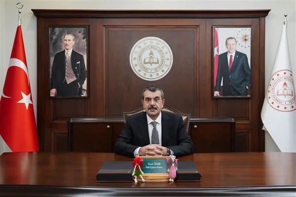 Bakan Tekin, Manisa'daki trafik kazasında hayatını kaybedenler için taziye mesajı yayımladı