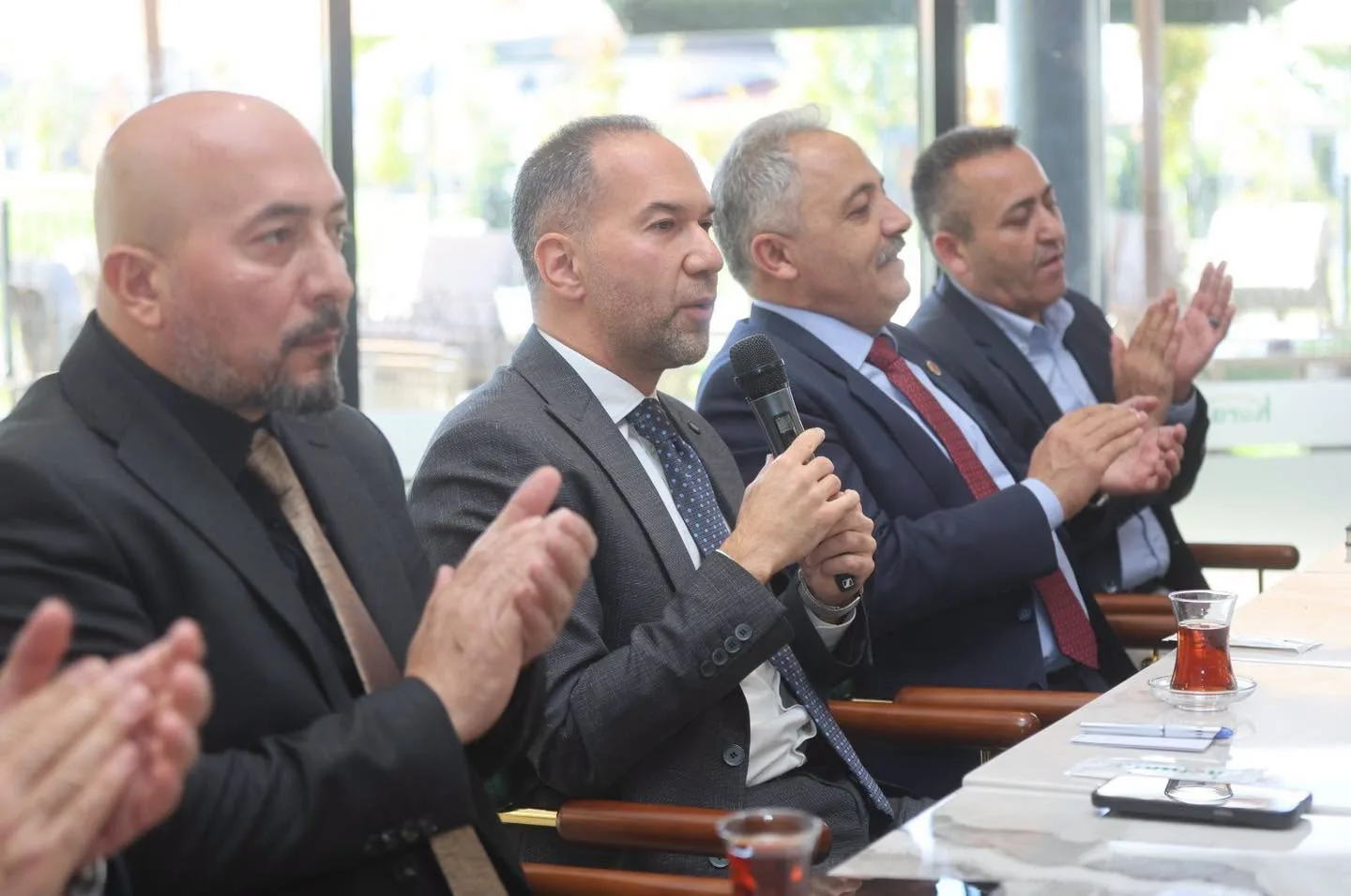 Niğde Belediye Başkanı Özdemir, tüm muhtarlarla istişare toplantısı yaptı