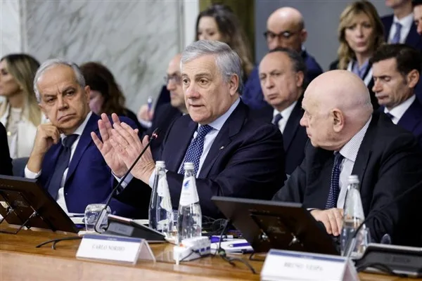 Tajani: Gösterilerde yaralanan 141 güvenlik görevlisi için destek çağrısı