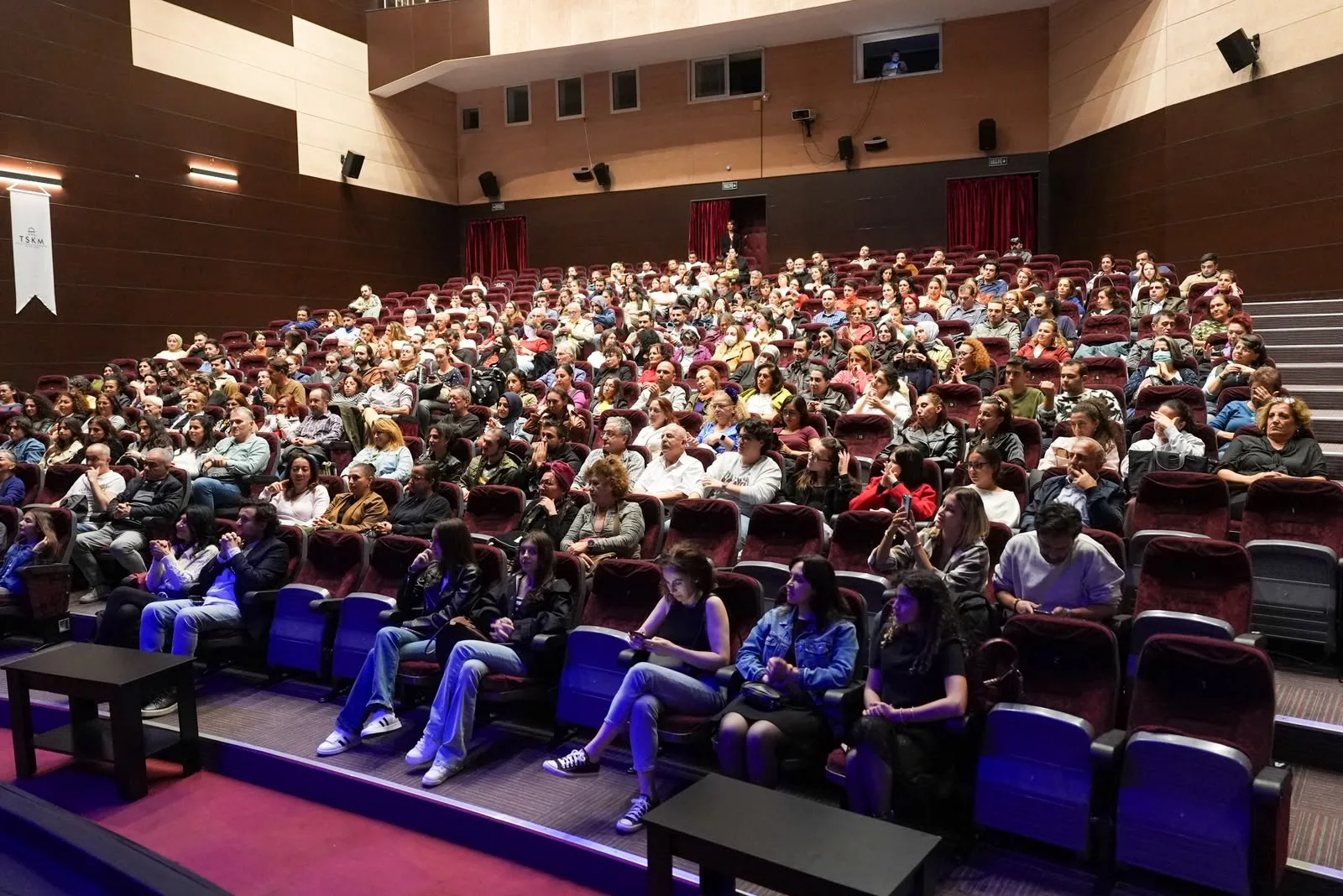 İstanbul Devlet Tiyatrosu, Maltepe Tiyatro Festivali’nde Çarpışma’yı sahneledi