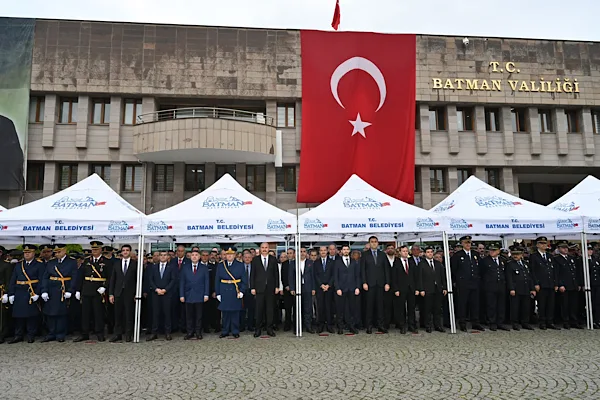 Batman’da Cumhuriyet’in 103. yıl dönümü için çelenk töreni düzenlendi